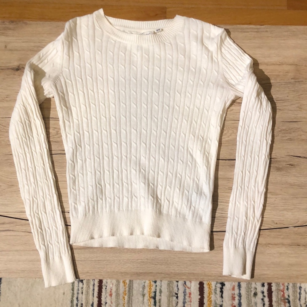 H&M cream/white sweater